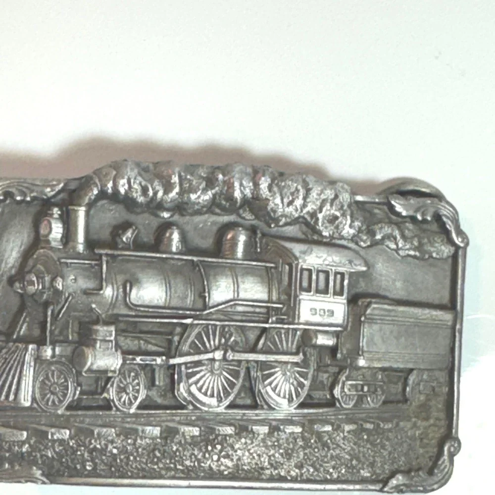 Vintage Western Train Buckle Metal American Railroad Steam Engine Sisskiyou 1986